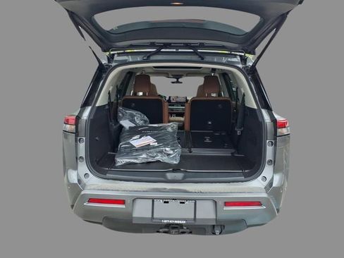 New 2026 Nissan Pathfinder Platinum AWD/4WD image 8