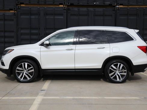 Used 2016 Honda Pilot Touring image 3