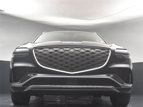 Used 2026 Genesis GV70 2.5T Advanced image 32