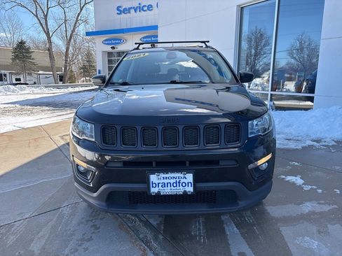 Used 2021 Jeep Compass Latitude image 2