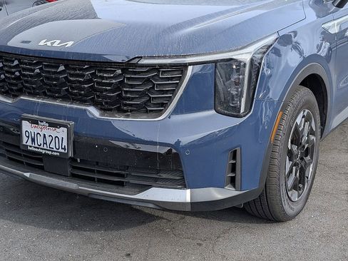 Used 2025 Kia Sorento S w/ Panoramic Sunroof Package image 3