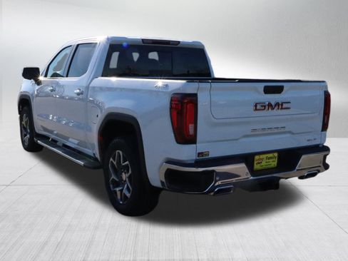 New 2026 GMC Sierra 1500 SLT image 5