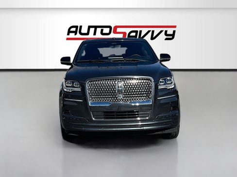 Used 2024 Lincoln Navigator Reserve AWD/4WD image 2