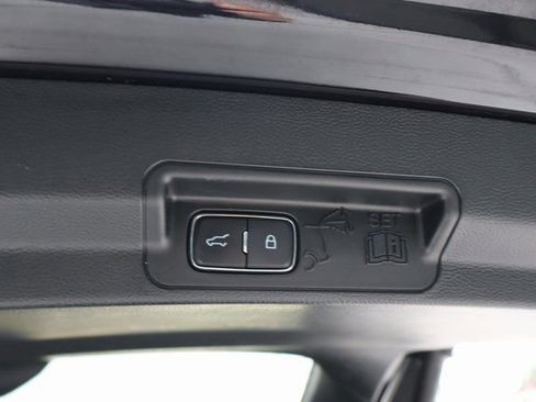 Used 2024 Ford Explorer Limited image 27