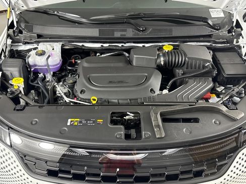New 2027 Chrysler Pacifica Select FWD image 41