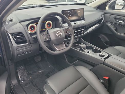 Used 2025 Nissan Rogue SL image 16