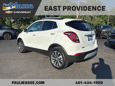Certified 2022 Buick Encore Preferred AWD/4WD image 5