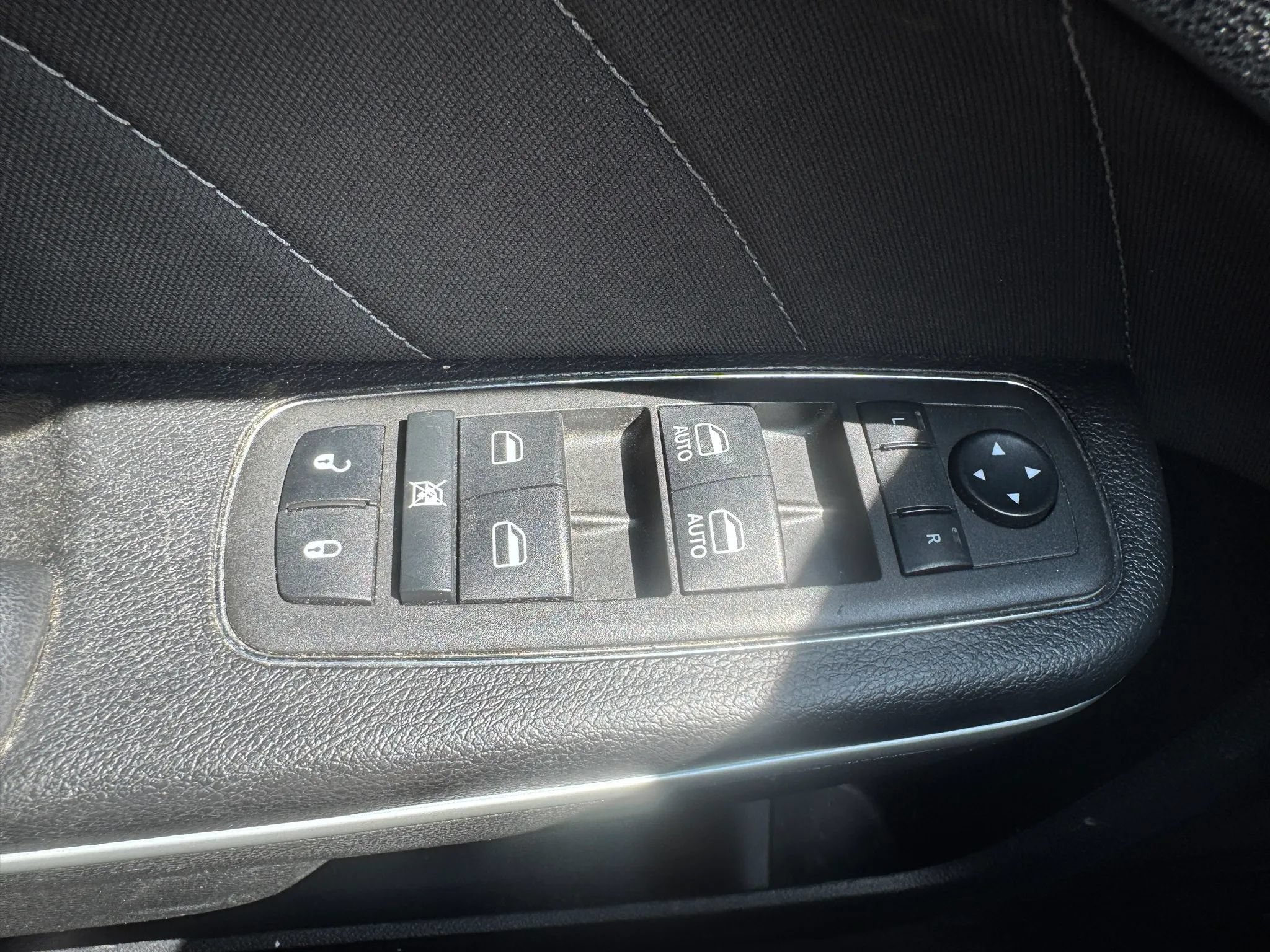 Used 2022 Dodge Charger SXT RWD image 13