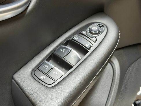 Used 2022 INFINITI QX50 Luxe w/ Appearance Package FWD image 25