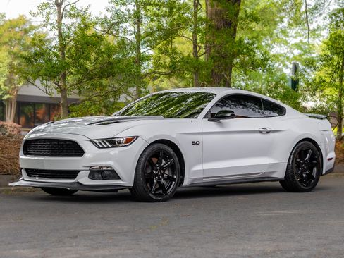 Used 2017 Ford Mustang GT Premium w/ Equipment Group 401A image 48