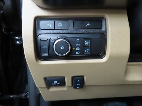 Used 2024 Ford F250 Lariat w/ Lariat Ultimate Package image 45