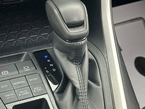 Used 2025 Toyota RAV4 XLE image 28