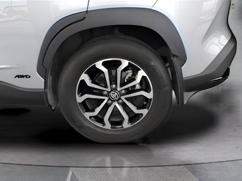 Used 2024 Toyota Corolla Cross AWD Hybrid image 27