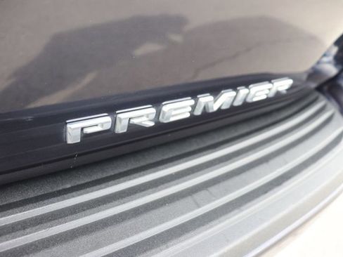 Used 2023 Chevrolet Suburban Premier image 6