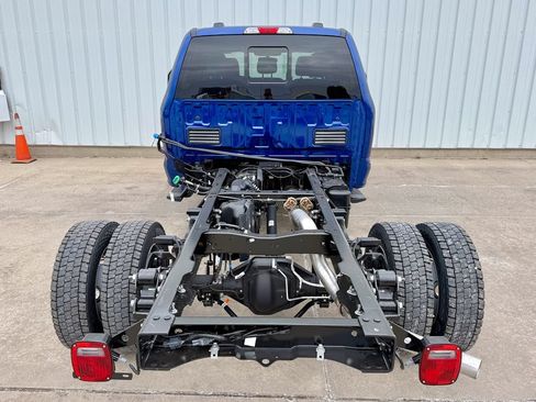 New 2026 Ford F550 4x4 Crew Cab image 18