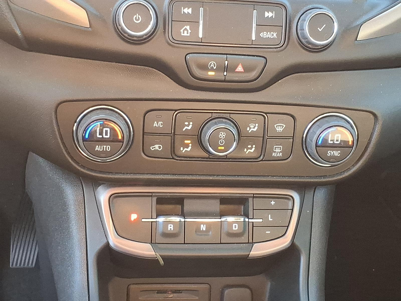 Used 2022 GMC Terrain AT4 AWD/4WD image 19