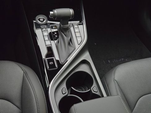 New 2026 Kia Niro SX FWD image 32