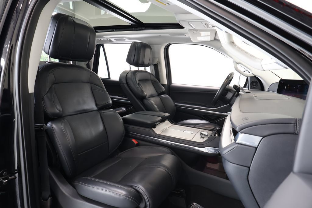 Used 2025 Lincoln Navigator L Reserve AWD/4WD image 25