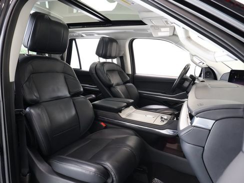 Used 2025 Lincoln Navigator L Reserve AWD/4WD image 25