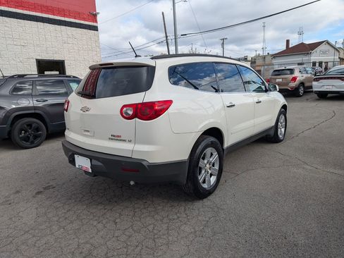 Used 2011 Chevrolet Traverse LT image 6