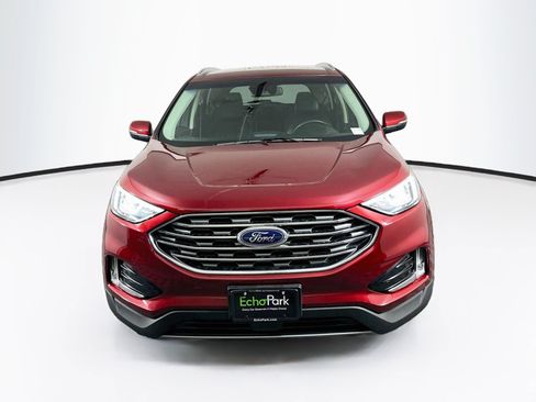 Used 2019 Ford Edge Titanium FWD image 2