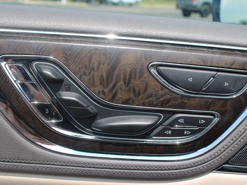 Used 2017 Lincoln Continental Reserve w/ Climate Package FWD image 14