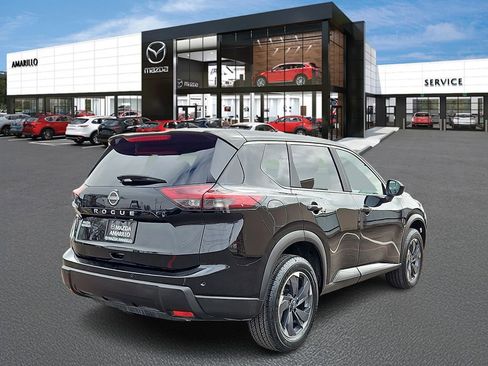 Used 2025 Nissan Rogue SV FWD image 4