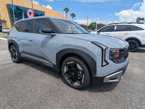 New 2027 Kia Seltos S FWD image 8