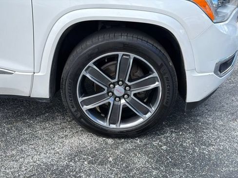 Used 2019 GMC Acadia Denali w/ Technology Package FWD image 10