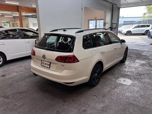 Used 2015 Volkswagen Golf TDI S FWD image 8