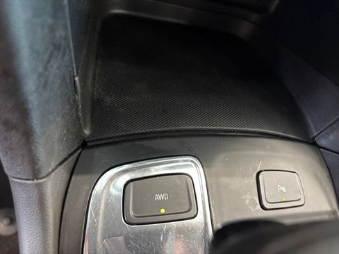 Used 2023 Chevrolet Equinox LT AWD/4WD image 16