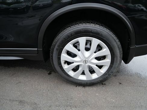 Used 2018 Nissan Rogue S AWD/4WD image 37