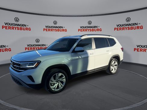 Certified 2023 Volkswagen Atlas SE image 4