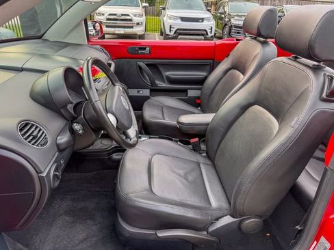 Used 2009 Volkswagen Beetle Convertible FWD image 17
