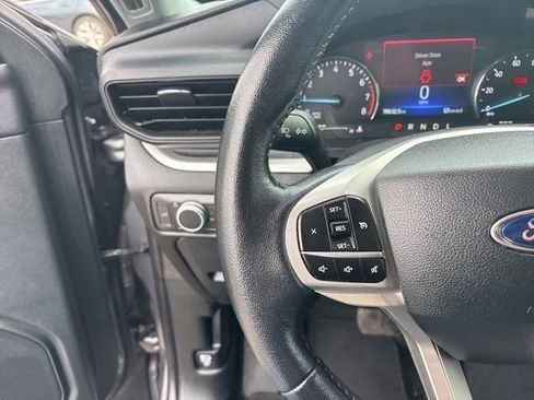 Used 2022 Ford Explorer XLT RWD image 16