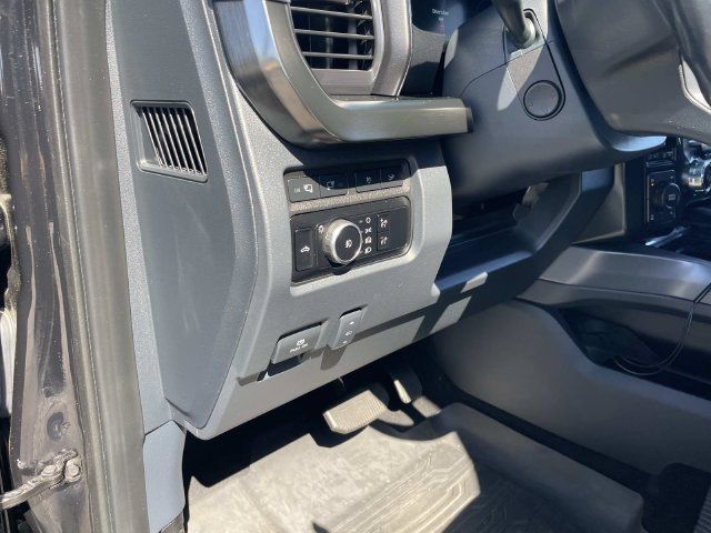 Used 2023 Ford F250 Lariat w/ Sport Appearance Package AWD/4WD image 27