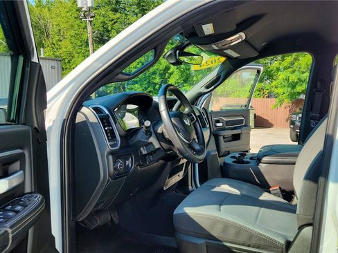 Used 2024 RAM 2500 Big Horn AWD/4WD image 11
