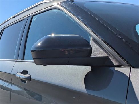 Used 2023 Ford Explorer Limited image 11