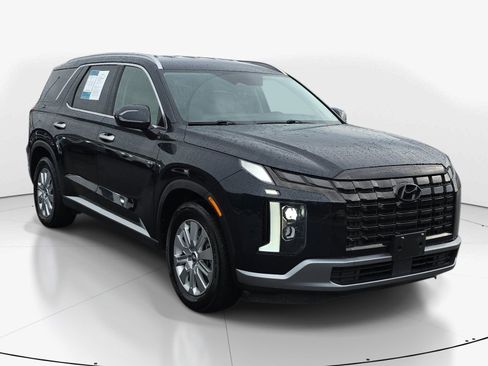 Used 2024 Hyundai Palisade SEL FWD image 2