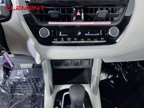 Used 2024 Toyota Corolla Cross L FWD image 21