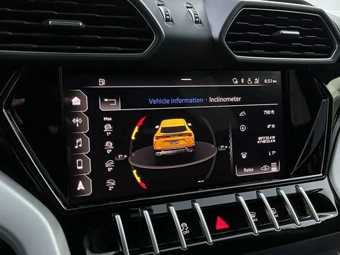 Used 2021 Lamborghini Urus AWD/4WD image 37