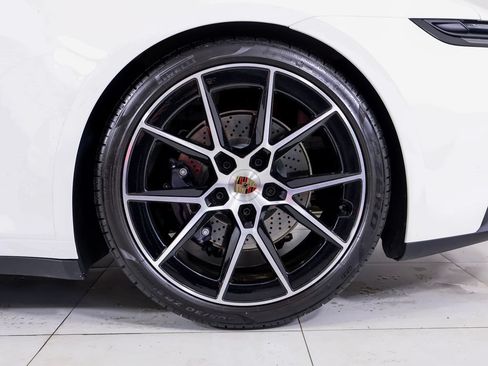 Certified 2025 Porsche 911 Carrera T RWD image 29