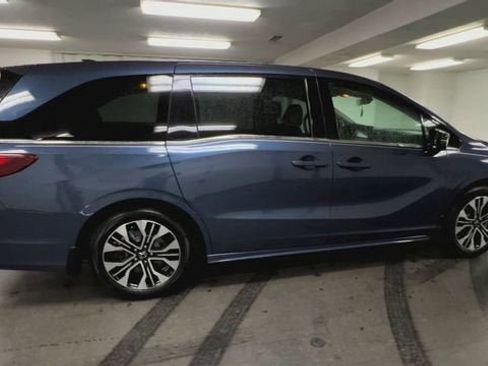 Used 2025 Honda Odyssey Elite image 9