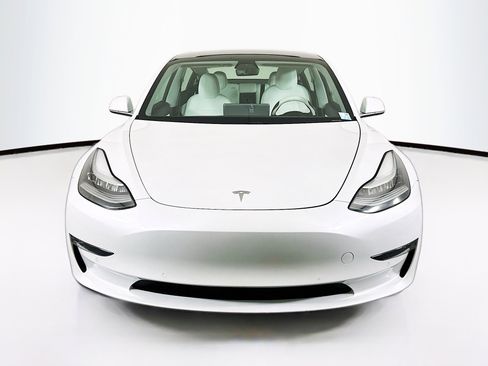 Used 2020 Tesla Model 3 Performance image 2