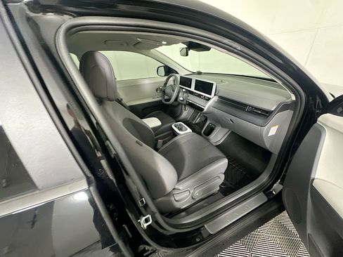 Used 2024 Hyundai Ioniq 5 SEL RWD image 31
