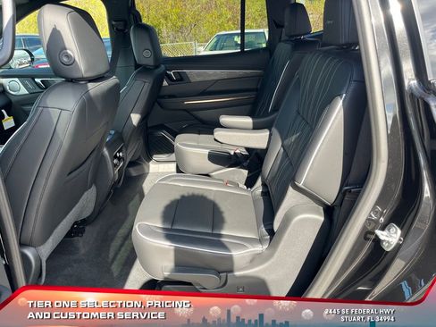 New 2026 Buick Enclave Avenir w/ Super Cruise Package image 11