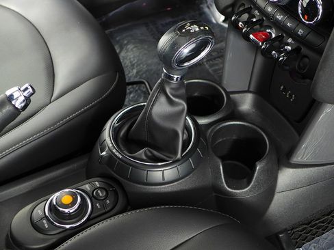 Used 2015 MINI Cooper 2-Door Hardtop image 16