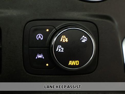 Used 2023 Chevrolet Traverse LT w/ LPO, Floor Liner Package AWD/4WD image 4