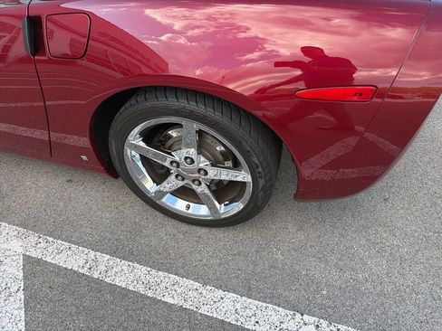 Used 2007 Chevrolet Corvette Convertible w/ Preferred Equipment Group RWD image 7