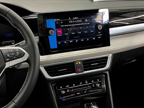 New 2025 Volkswagen Taos SE image 9